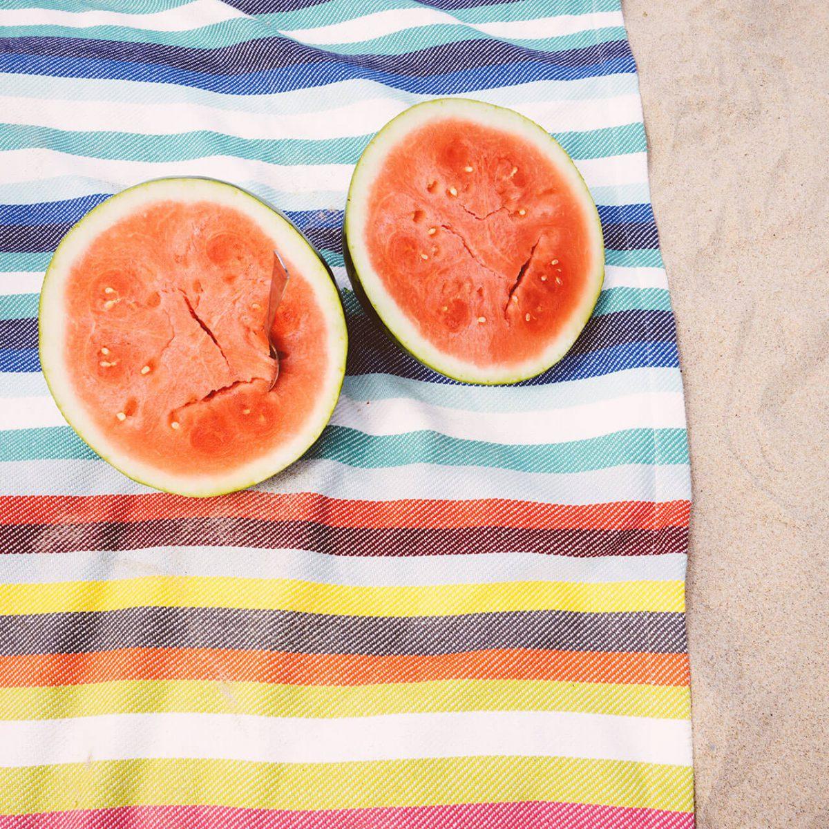 Turkish beach towels by Motto Peshtemal Turkish beach towels by Motto Peshtemal